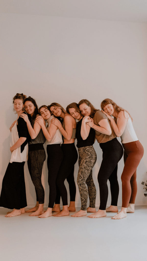 Yogalehrerinnen des Raumwunderyoga Studio Leipzig