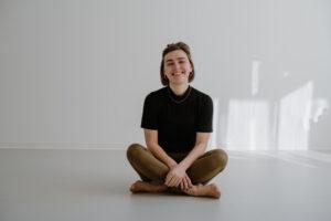Yogalehrerin Sarah aus dem Raumwunderyoga Team Leipzig