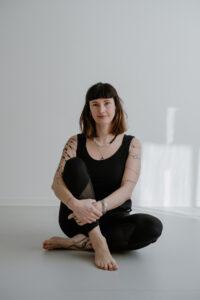 Yogalehrerin Anna aus dem Raumwunderyoga Team Leipzig
